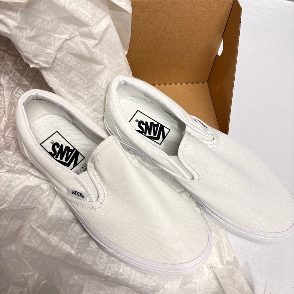 Vans Classic White Slip-On Canvas shoes women’s 7 BRAND NEW